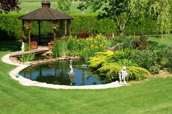 Ornement extérieur : que choisir entre bassin de jardin et fontaine ? –