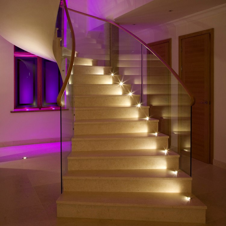 Pour bien éclairer votre escalier d’intérieur !